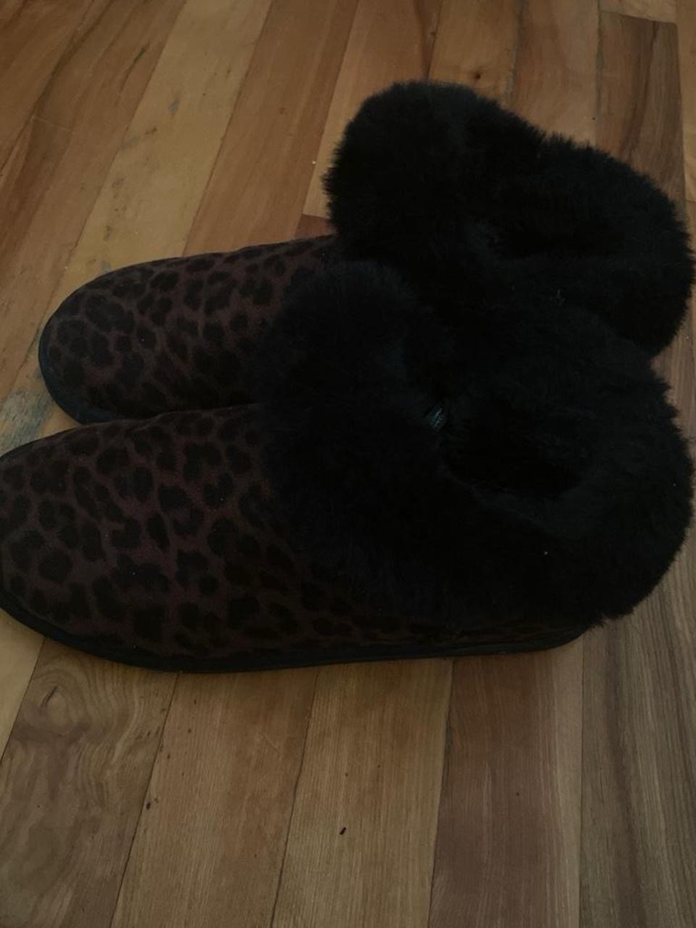 Leopard Print Plush-Lined Women's Slippers - Black Trim
